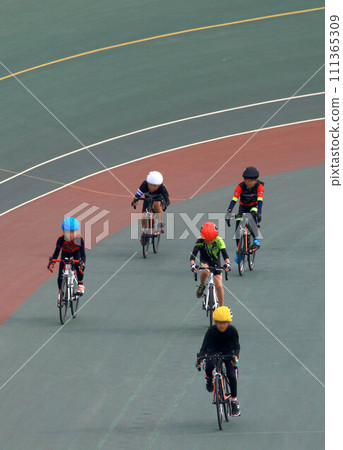 兒童自行車比賽 111365309