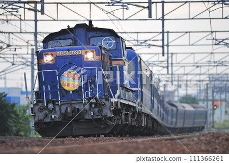 函館本線 白石苗房 JR 北海道 DD51-1083（函館）+14 系+24 系（札幌）濱名洲 111366261