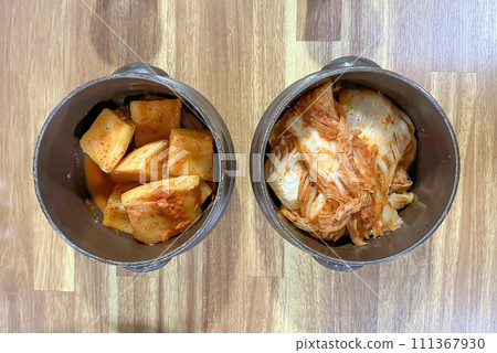 Kimchi and Kkakdugi radish kimchi in Ttukbaegi Kimchi and Kkakdugi radish kimchi in Ttukbaegi 111367930