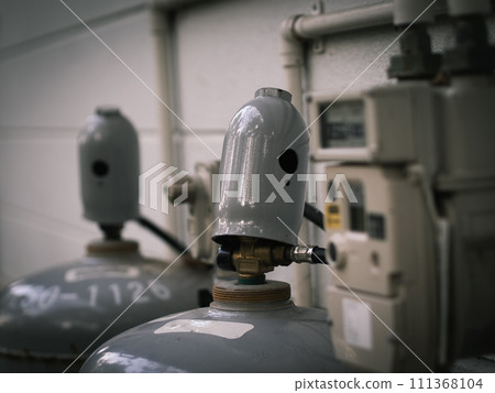 City gas cylinder that looks like a robot 111368104