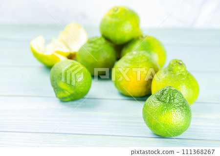 fresh oranges fresh oranges 111368267
