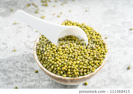 Green beans in wooden bowl Green beans in wooden bowl 111368415