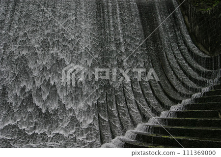 White water dam 111369000