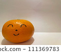 橘子露出它的臉 111369783