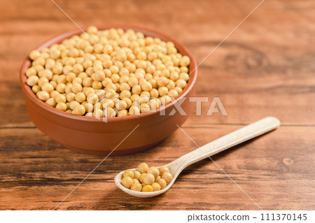 yellow beans in bowl 111370145
