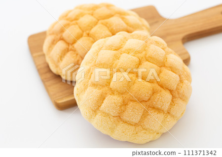 Melon bread 111371342