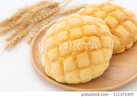 Melon bread 111371405