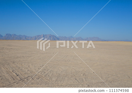Horizon of sandy desert Horizon of sandy desert 111374598