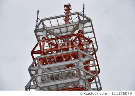 red radio tower red radio tower 111376079