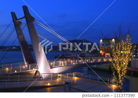 Moji Port retro scenery at dusk Moji Port retro scenery at dusk 111377390