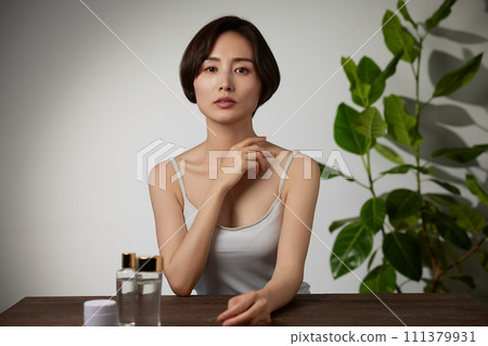 Organic beauty image of young woman 111379931
