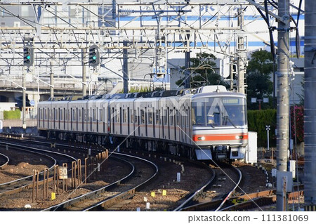 Meitetsu commuter train (stainless steel vehicle) Meitetsu commuter train (stainless steel vehicle) 111381069