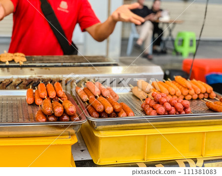 海外大排夜市 111381083