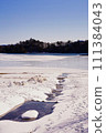 Frozen lake 111384043