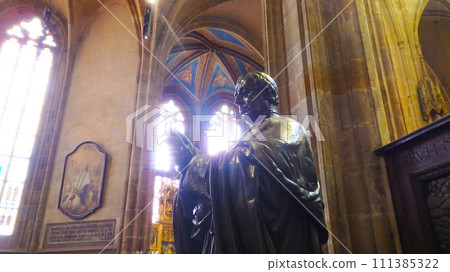 聖維特大教堂紅衣主教施瓦岑貝格雕像 111385322