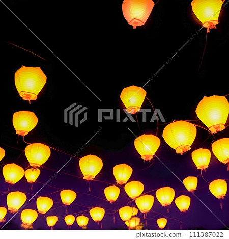 chinese red chinese lantern in the sky 111387022
