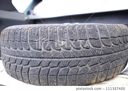 輪胎刺破 111387488