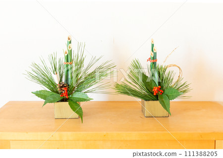 New Year's decoration mini kadomatsu arrangement New Year's decoration mini kadomatsu arrangement 111388205