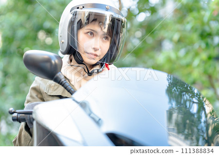 騎自行車的女騎手 111388834