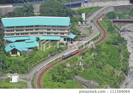 大糸線 平岩北小谷 JR西日本 木葉52-125+木葉52-156(糸魚川)地質公園 大糸線 平岩北小谷 JR西日本 木葉52-125+木葉52-156(糸魚川)地質公園 111389069