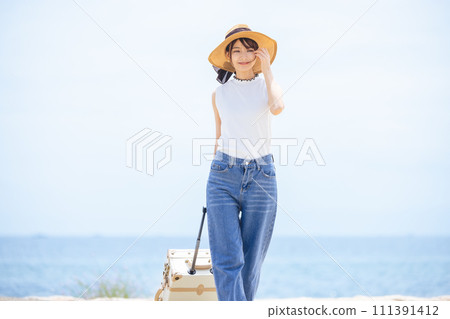 Women going on a trip 111391412