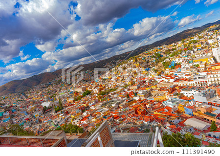Colorful streets of Guanajuato, Mexico 111391490