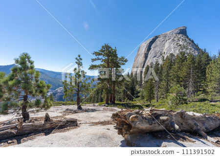 美國優勝美地國家公園徒步，半圓頂映入眼簾 111391502