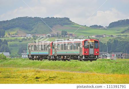 Takayama Main Line Senri-Hasei JR West Kiha 120-318 + Kiha 120-347 (Toyama) 111391791