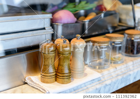 pepper mill, restaurant 111392362