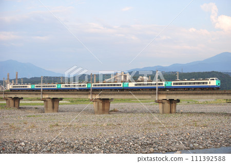 北陸本線 糸魚川青海 JR東日本 485系 R27編組（新潟） 北越 111392588