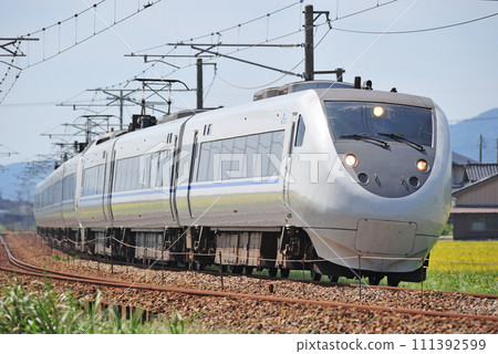 北陸本線西高岡~高岡JR西681系列W11+W01編隊(金澤)白高 北陸本線西高岡~高岡JR西681系列W11+W01編隊(金澤)白高 111392599