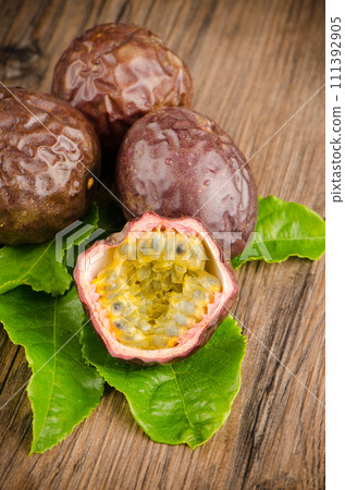Passion fruits 111392905