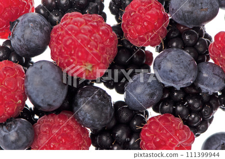 Mixed red fruits Mixed red fruits 111399944