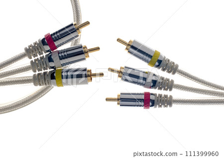 Video cable with a gold covering 111399960