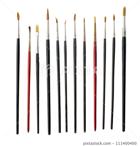 Used art brushes 111400400