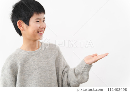 Elementary school boy in casual clothes lifestyle image 111402498