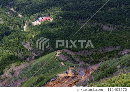 八嶽山脈文三郎路上的登山者與苦行僧小屋 八嶽山脈文三郎路上的登山者與苦行僧小屋 111403270