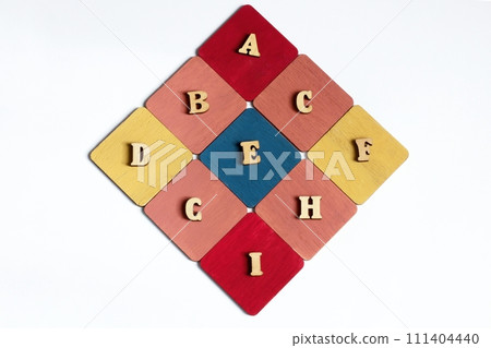 色板上的英文字母 ABCDEHGHI 色板上的英文字母 ABCDEHGHI 111404440