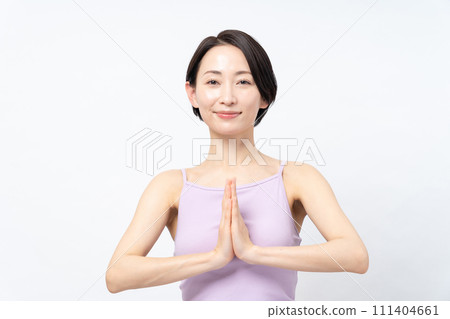 A middle-aged woman who does skin care A middle-aged woman who does skin care 111404661