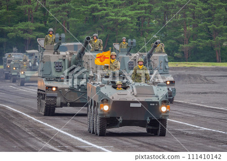 Inspection procession of the Type 96 wheeled armored vehicle of the Ground Self-Defense Force special training unit Inspection procession of the Type 96 wheeled armored vehicle of the Ground Self-Defense Force special training unit 111410142