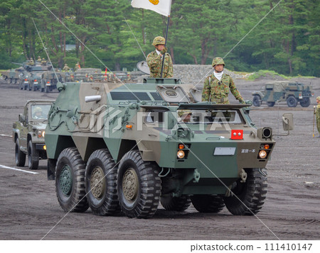 Ground Self-Defense Force Fuji Command Commander's Type 82 command and communication vehicle Ground Self-Defense Force Fuji Command Commander's Type 82 command and communication vehicle 111410147
