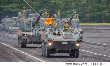 Inspection procession of the Type 96 wheeled armored vehicle of the Ground Self-Defense Force special training unit 111410150