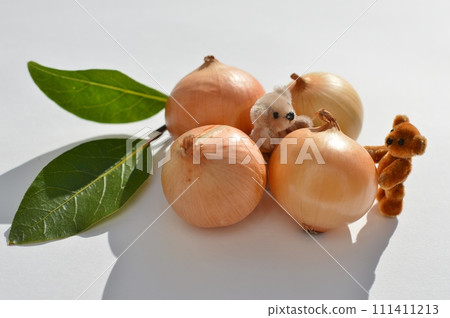 Pecoros, Laurie, and a small teddy bear 111411213