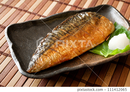 Grilled salt mackerel 111412065