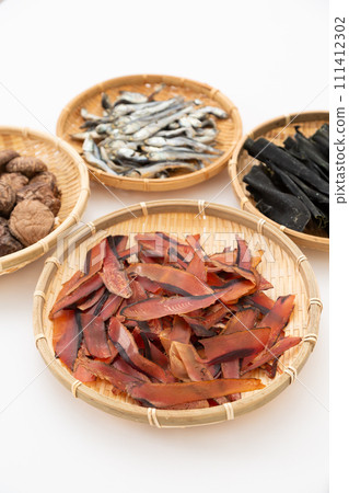 海帶根、乾沙丁魚、乾香菇、厚切鰹魚片 111412302