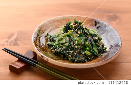 Sesame with spinach 111412438