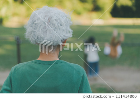 奶奶看孫子 111414800