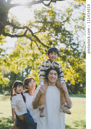 family, families, boy 111414819