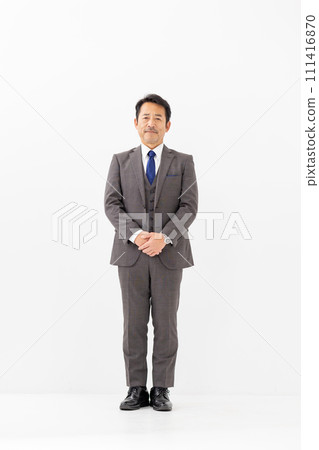 Business male portrait full body 111416870