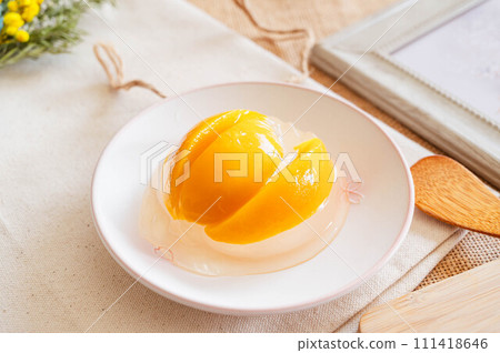 yellow peach jelly 111418646